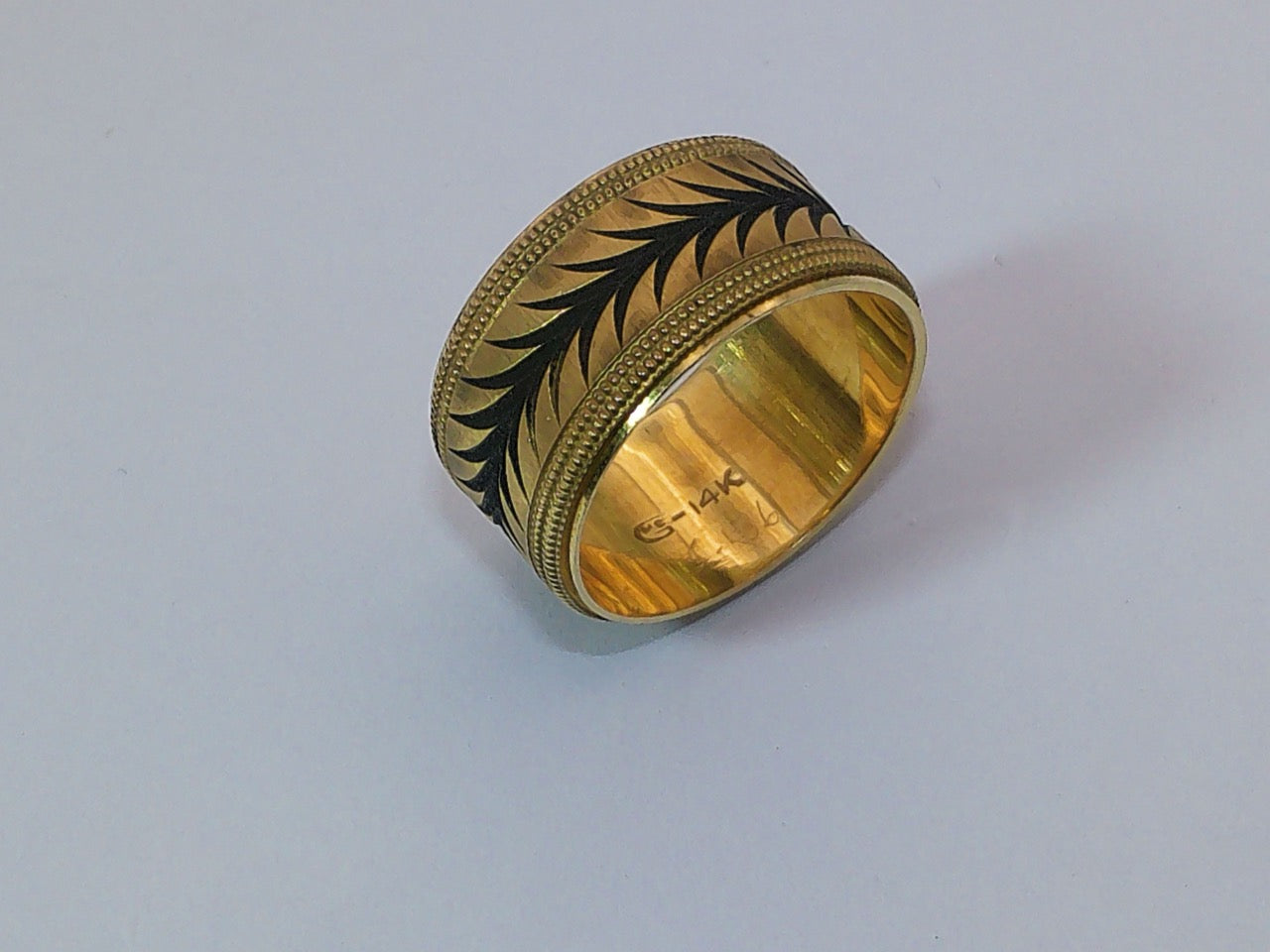 14K Yellow Gold Goldmaster Oxidized Feather Band, 10mm, Size 6.5, 6.5 Grams