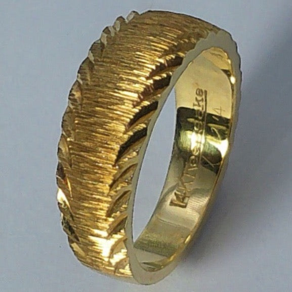14K Yellow Gold Keepsake Wedding Ring, 6.8-3.9mm, Size 6.5