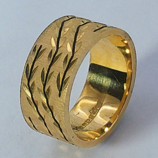 14K Yellow Gold Keepsake Oxidized Wedding Ring, 8.2mm, Size 5.5